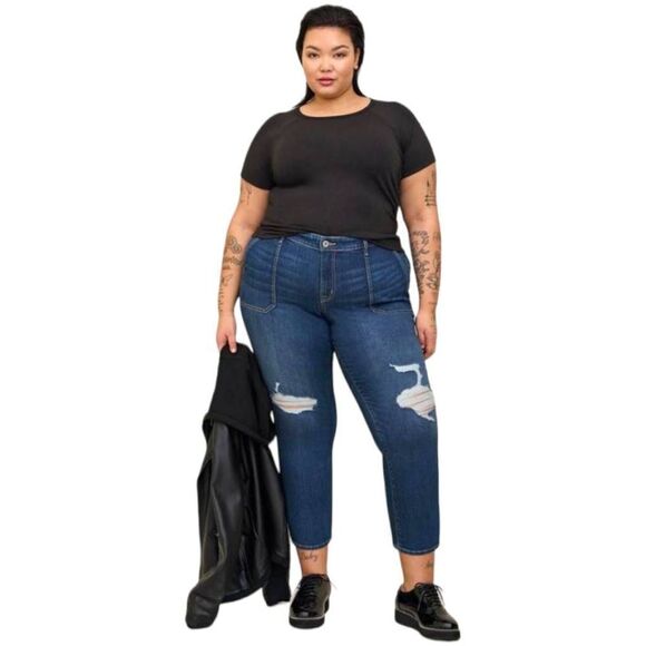 TORRID Plus Size Ribbed Crew Neck Black Raglan Crop Tee - Picture 3 of 14